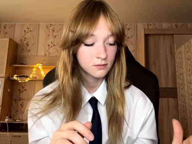 LisaSchroyer webcam