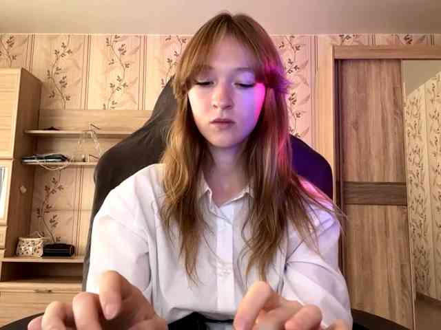 LisaSchroyer webcam