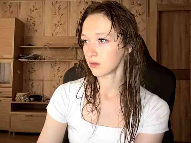 Model: LisaSchroyer
