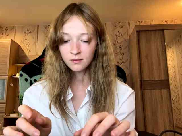 LisaSchroyer webcam