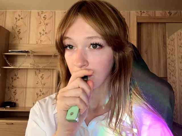LisaSchroyer webcam