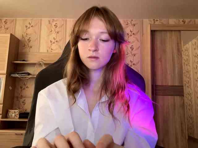 LisaSchroyer webcam