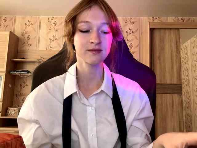 LisaSchroyer webcam