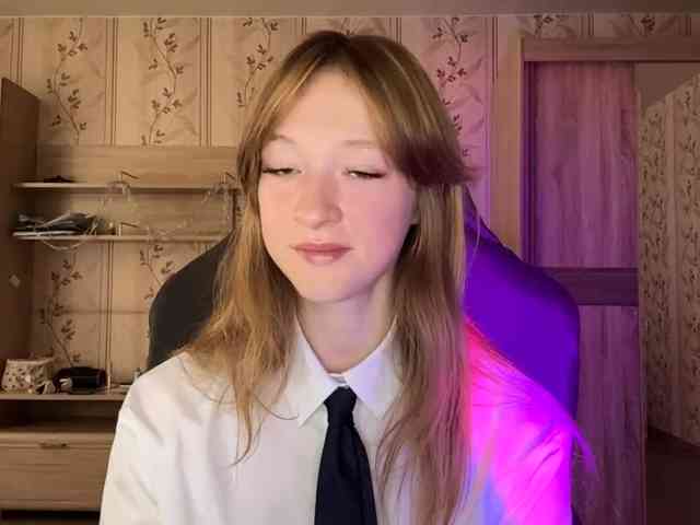 LisaSchroyer webcam