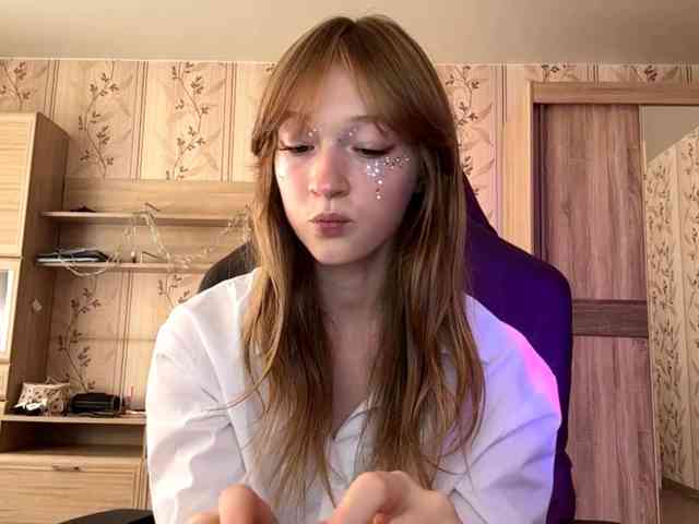 LisaSchroyer webcam