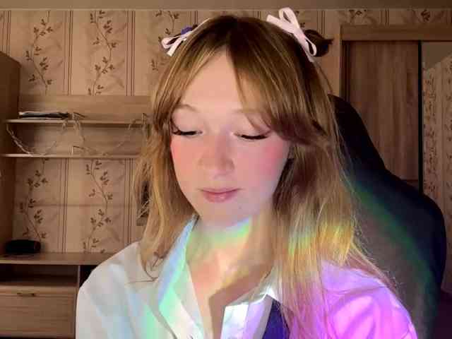 LisaSchroyer webcam