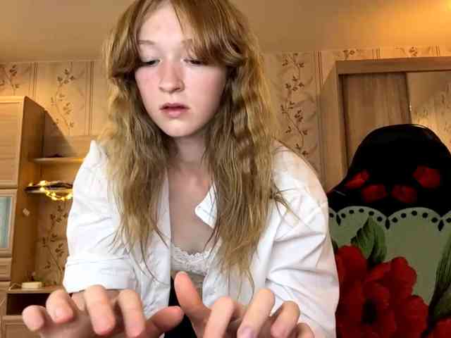 LisaSchroyer webcam