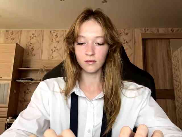 LisaSchroyer webcam