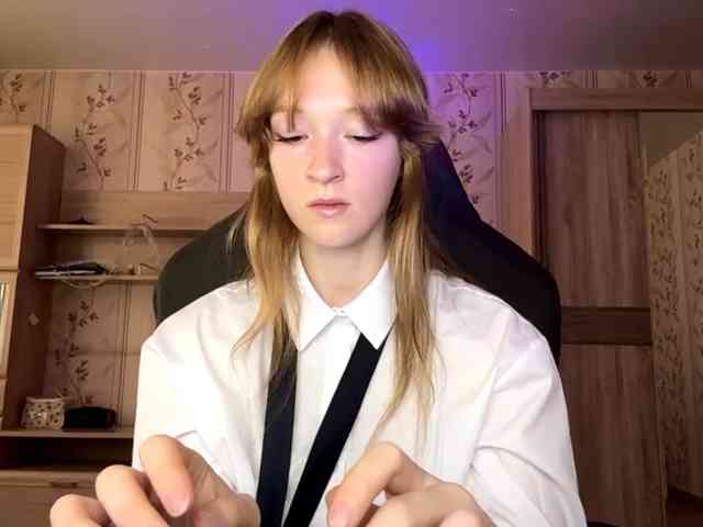 LisaSchroyer webcam