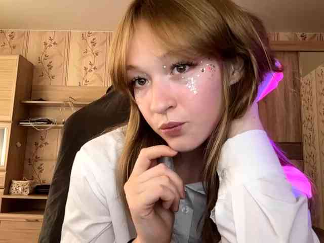 LisaSchroyer webcam