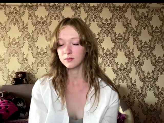 LisaSchroyer webcam