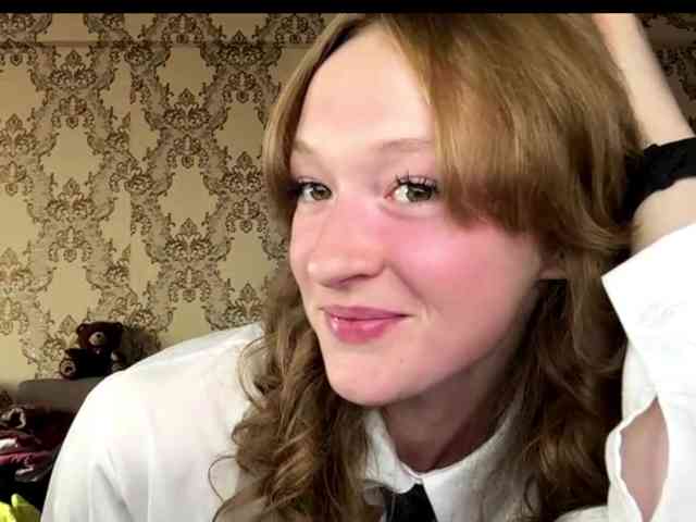 LisaSchroyer webcam