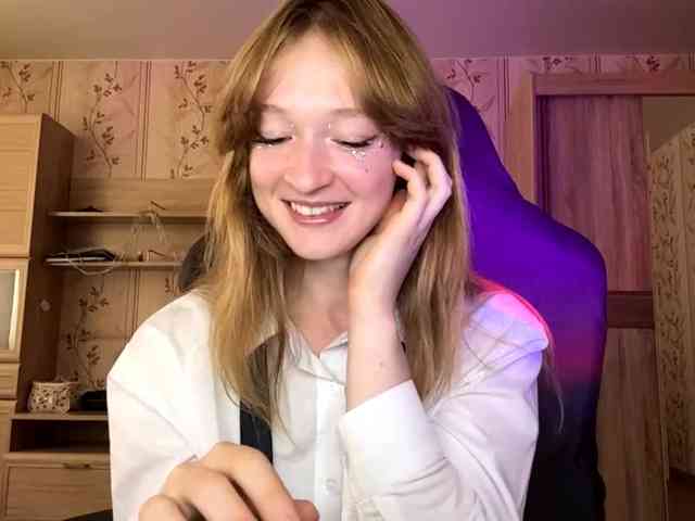 LisaSchroyer webcam