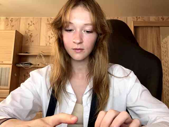 LisaSchroyer webcam