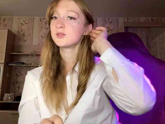 Model: LisaSchroyer