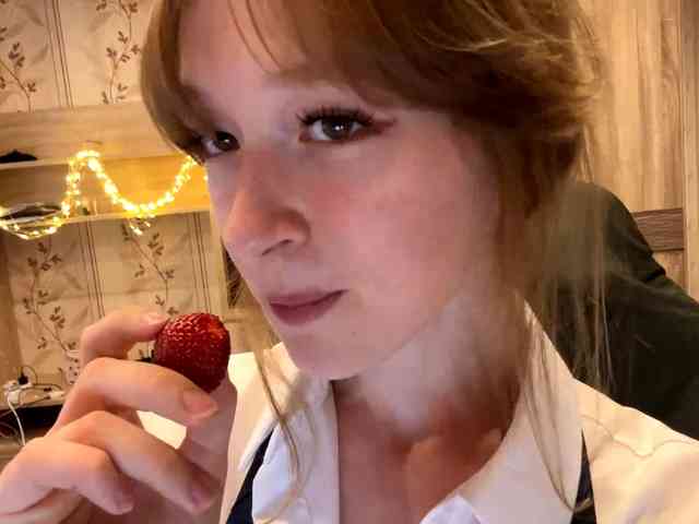 LisaSchroyer webcam