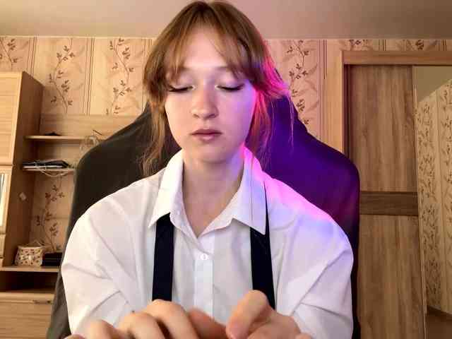 LisaSchroyer webcam