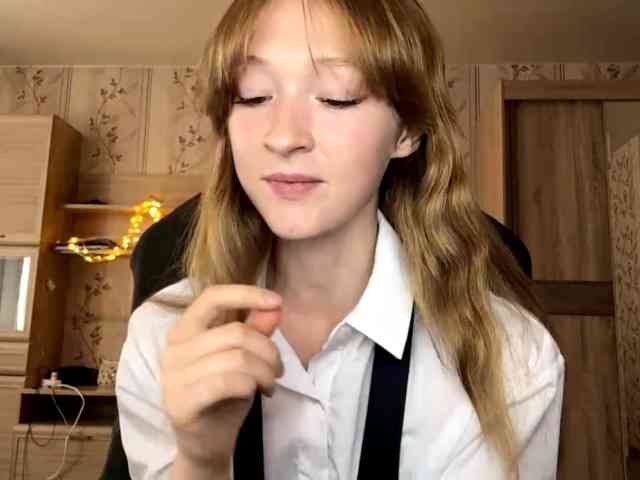 LisaSchroyer webcam