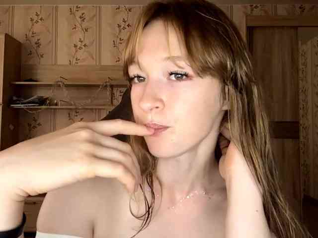LisaSchroyer webcam