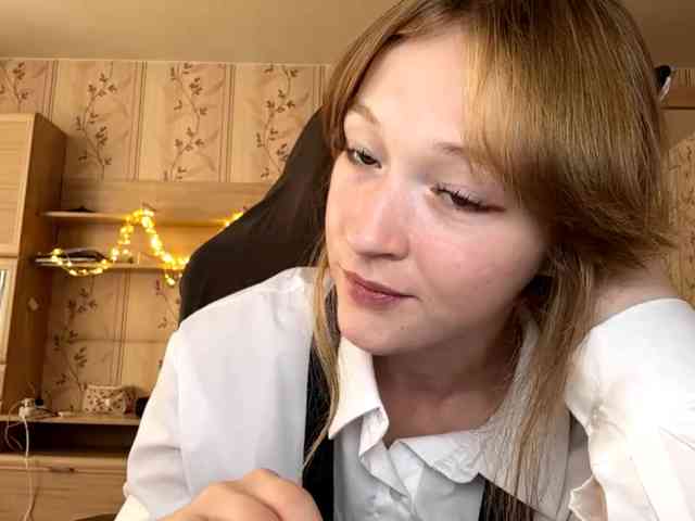 LisaSchroyer webcam