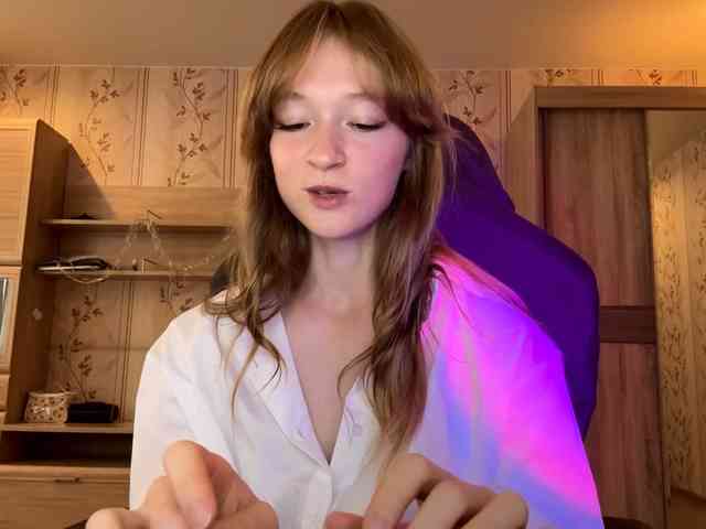 LisaSchroyer webcam
