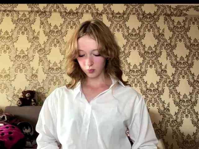 LisaSchroyer webcam