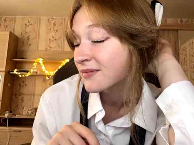 LisaSchroyer webcam