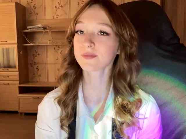 LisaSchroyer webcam