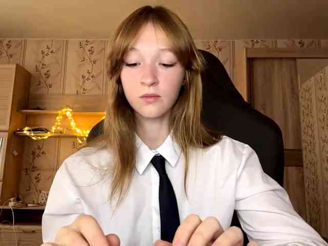 LisaSchroyer webcam