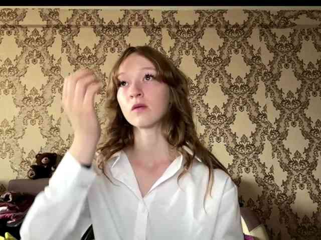 LisaSchroyer webcam