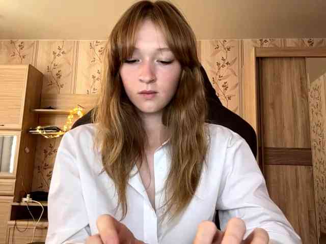 LisaSchroyer webcam
