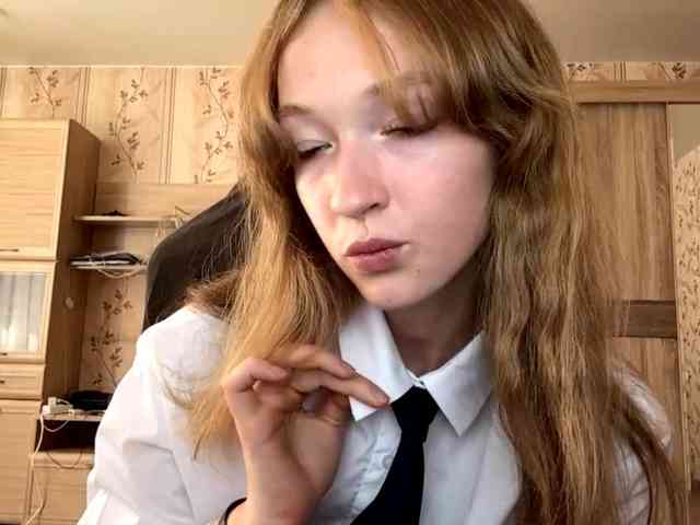 LisaSchroyer webcam