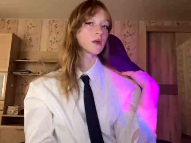 LisaSchroyer webcam