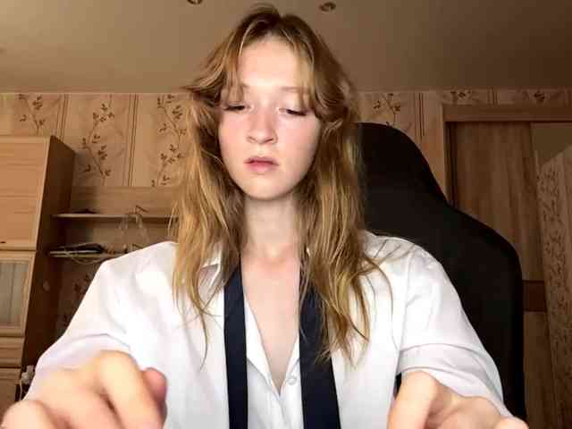 LisaSchroyer webcam