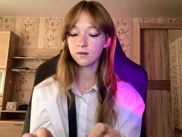 LisaSchroyer webcam