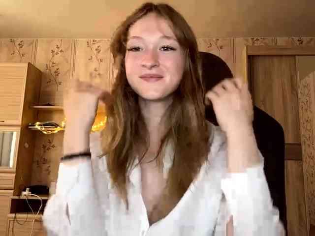 LisaSchroyer webcam