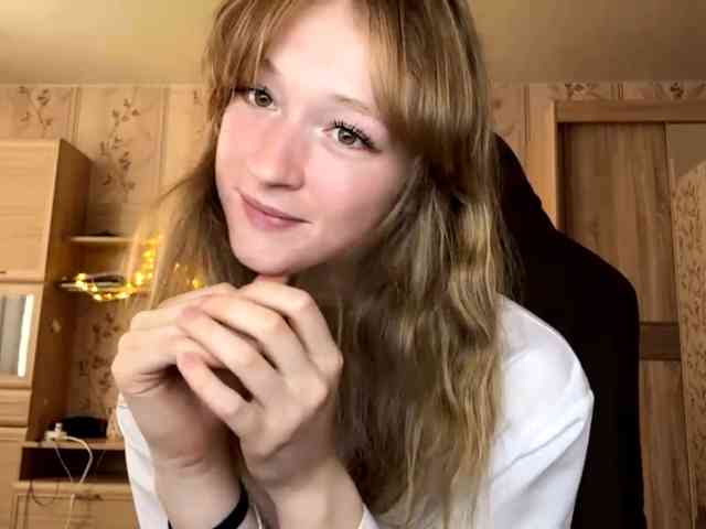 LisaSchroyer webcam