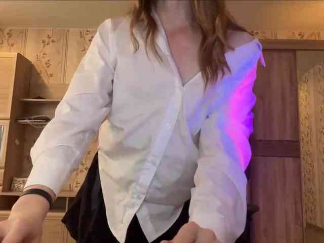 LisaSchroyer webcam