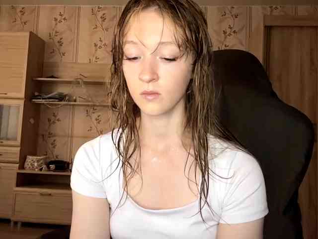 Model: LisaSchroyer