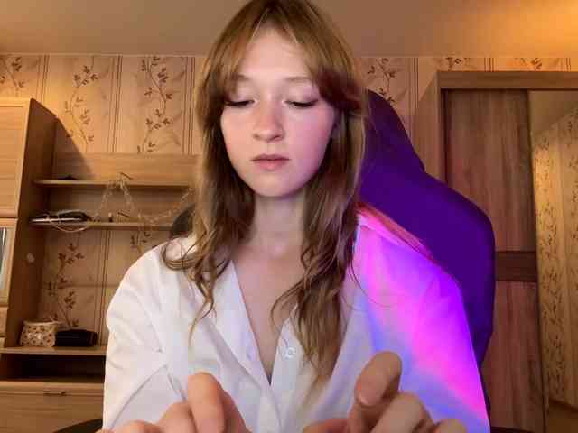 LisaSchroyer webcam