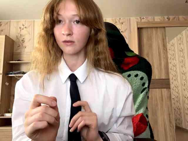 LisaSchroyer webcam