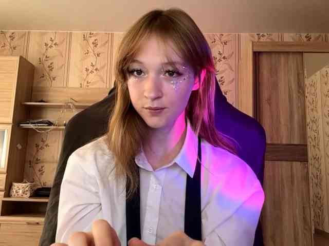 LisaSchroyer webcam
