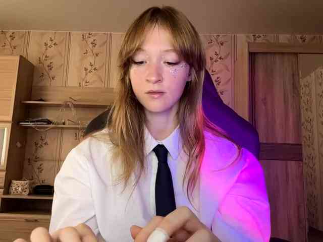 LisaSchroyer webcam