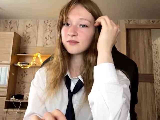 LisaSchroyer webcam