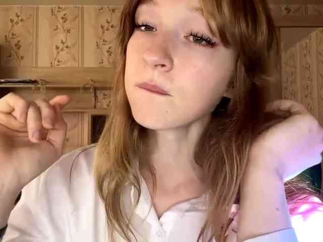 LisaSchroyer webcam