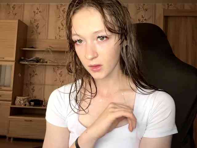 Model: LisaSchroyer