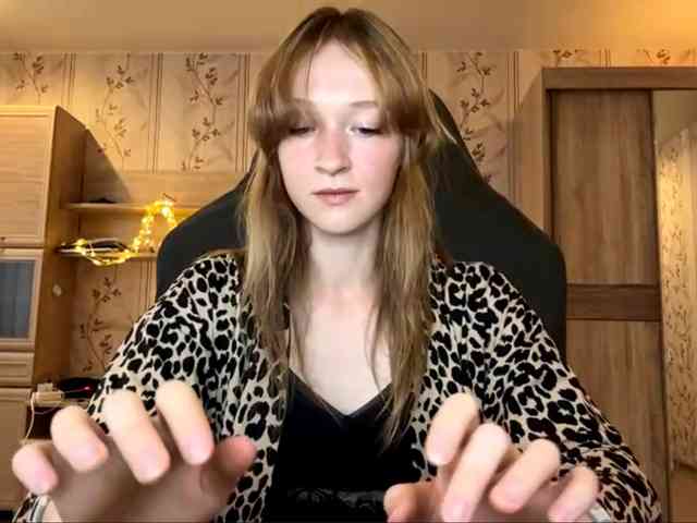 LisaSchroyer webcam