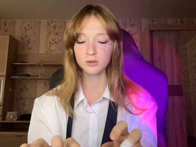 LisaSchroyer webcam