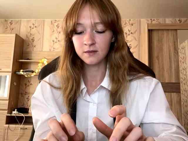 LisaSchroyer webcam
