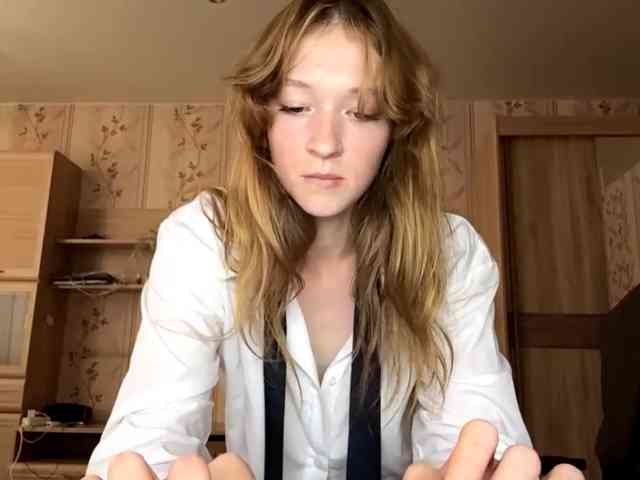 LisaSchroyer webcam